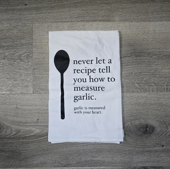 New With Tags Ruby's Rubbish Never Let a Recipe Tell ... Garlic White Tea Towel - Picture 2 of 6